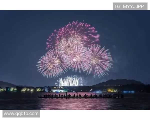 罗马盛大烟火晚会——璀璨光影庆祝城市建城2600周年